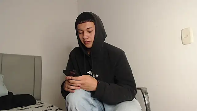Owenn  blueee online show from June 19, 2026, 3:23 am