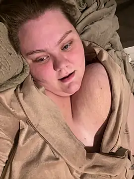 chubbyqueenbb online show from June 10, 2026, 11:17 pm