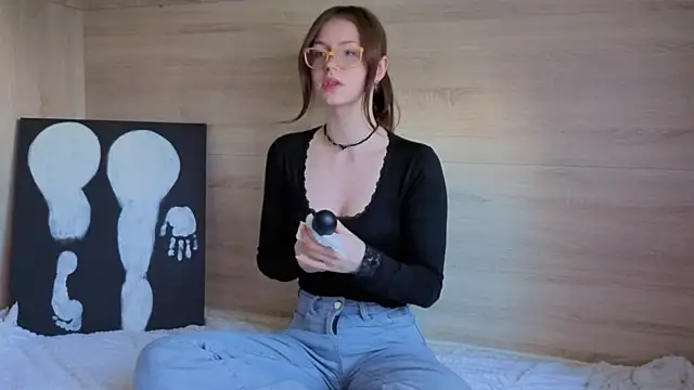 Lori cutess online show from June 24, 2026, 2:10 am