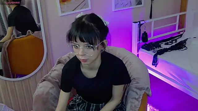 TwiggySmith online show from June 27, 2026, 9:37 am