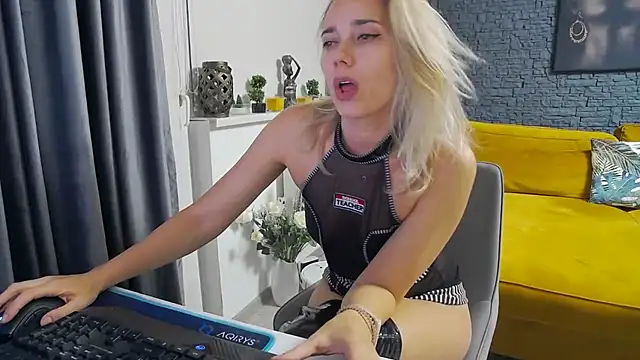 Angelface4you online show from February 13, 2026, 8:42 pm