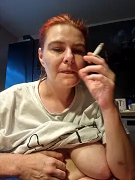 GoldenWifee online show from July 22, 2026, 4:36 am