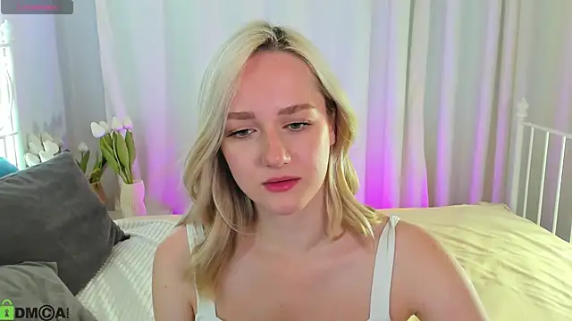 Chloe-Deccer online show from July 25, 2026, 1:02 am