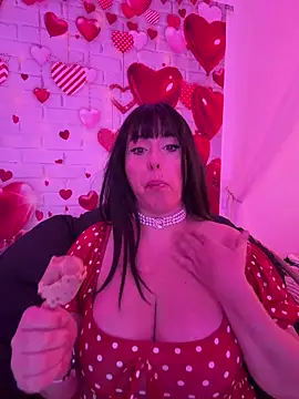 juliee1979 online show from June 14, 2026, 4:08 pm