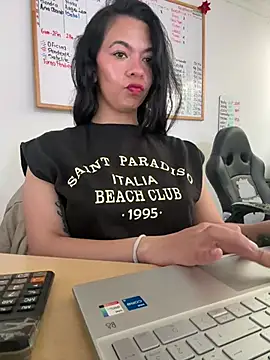 vanellopeFoxx online show from July 14, 2026, 4:35 pm