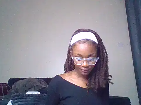 Snapshot of Lill_Miss chatting on July 10, 2026, 8:20 pm Lill Miss online show from July 10, 2026, 8:20 pm