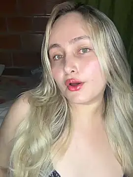 Rositafresitaa online show from June 19, 2026, 1:44 am
