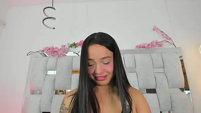 Luna Juicyberry online show from June 10, 2026, 6:20 pm