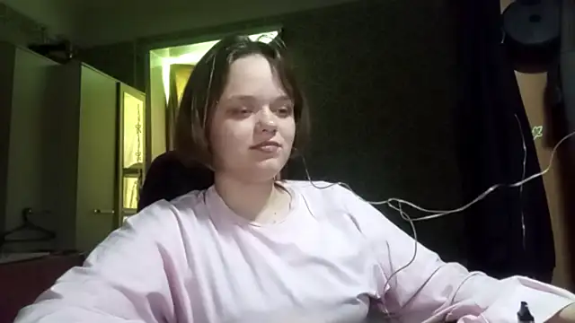 Snapshot of FlirtingAdele_1 chatting on June 14, 2026, 7:31 am FlirtingAdele 1 online show from June 14, 2026, 7:31 am
