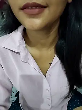 Snapshot of Miss-cutee chatting on June 17, 2026, 6:40 pm Miss-cutee online show from June 17, 2026, 6:40 pm