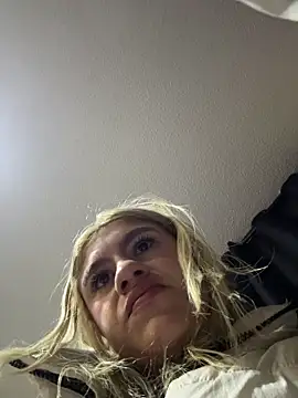 Lia-firee online show from June 14, 2026, 3:08 am