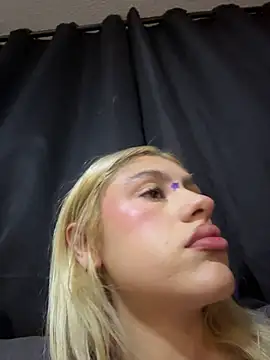 Lia-firee online show from June 16, 2026, 3:06 am