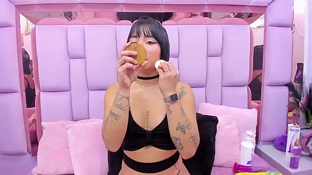 Snapshot of roxane_vega chatting on July 22, 2026, 3:58 pm roxane vega online show from July 22, 2026, 3:58 pm