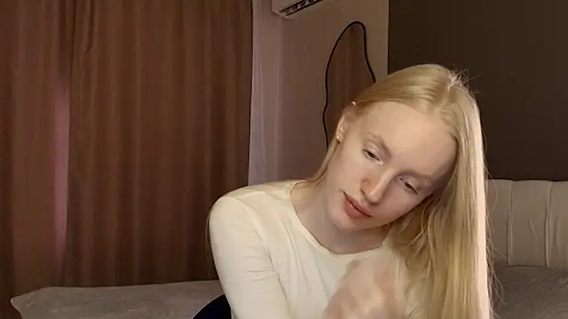 Miss EliizaShy online show from June 14, 2026, 5:03 pm