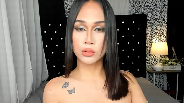 VanessaMugler online show from July 28, 2026, 7:39 pm