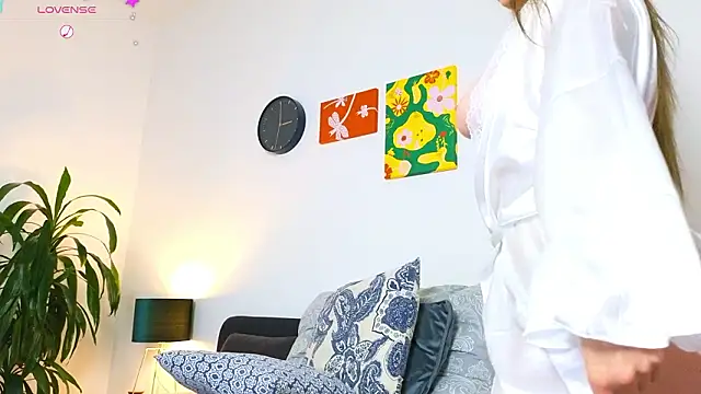 Ginnybabe  online show from February 6, 2026, 2:02 pm