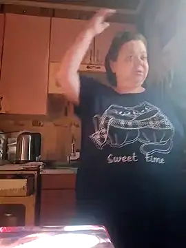 oksana72 online show from September 19, 2025, 6:17 am