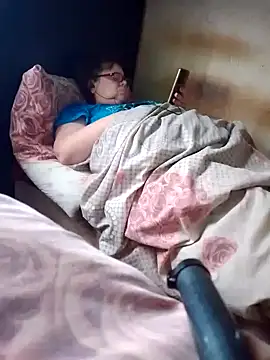 oksana72 online show from October 22, 2025, 7:41 am