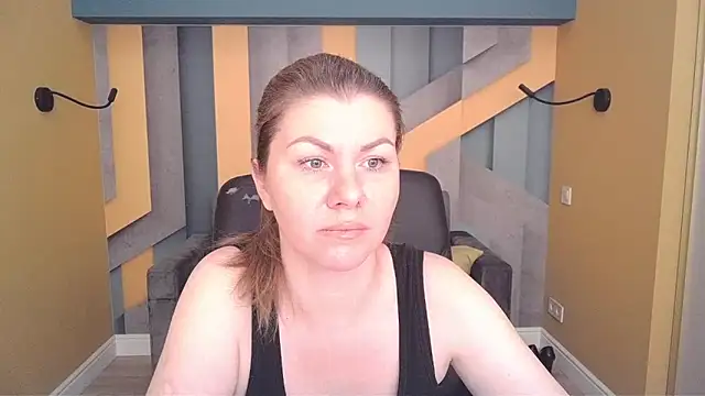LunaKissesx online show from June 9, 2026, 5:52 am