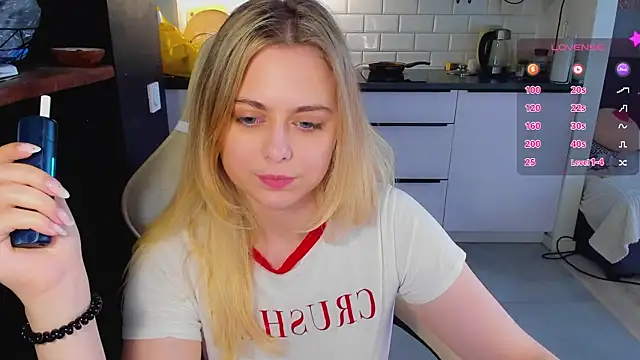 Snapshot of blonde_kellyy chatting on June 18, 2026, 3:16 am blonde kellyy online show from June 18, 2026, 3:16 am