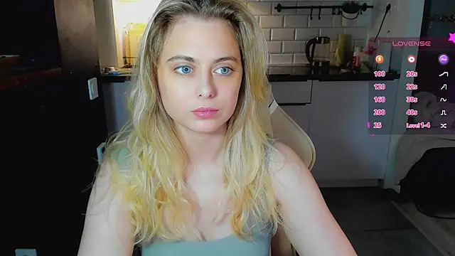 Snapshot of blonde_kellyy chatting on July 22, 2026, 2:24 am blonde kellyy online show from July 22, 2026, 2:24 am