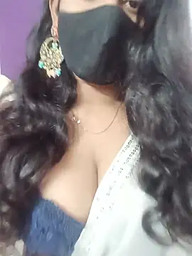 Clara-Lilly online show from July 12, 2026, 8:26 am