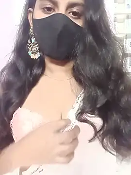 Clara-Lilly online show from July 21, 2026, 5:20 am