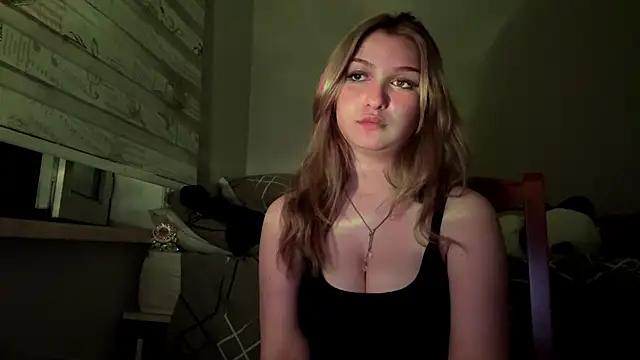 CloudyFoxy online show from June 16, 2026, 9:04 pm