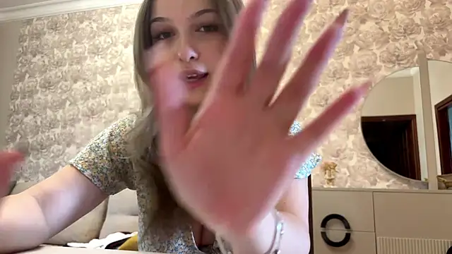 CloudyFoxy online show from July 15, 2026, 6:31 am