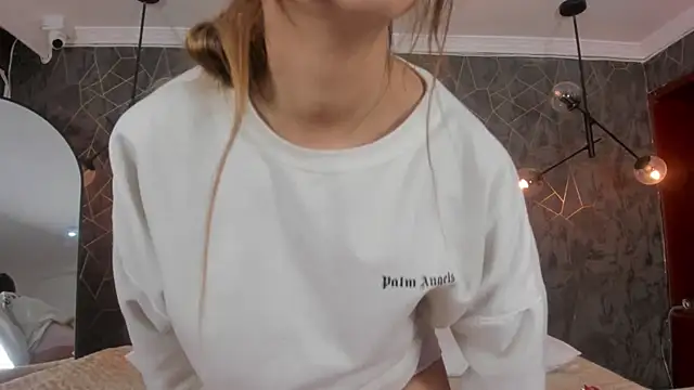 zarel angels online show from June 10, 2026, 9:49 pm