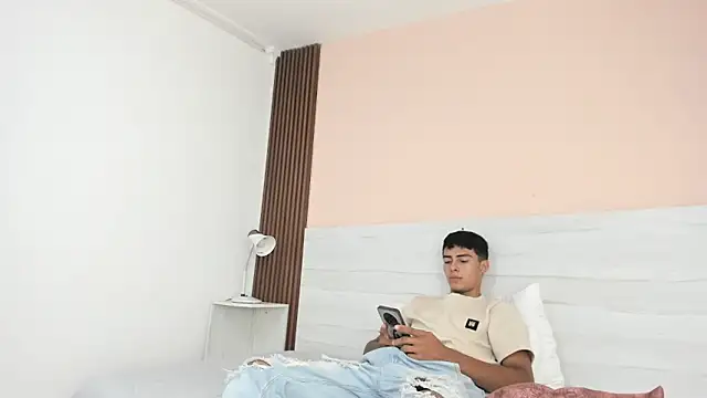 Bruno fox online show from July 17, 2026, 8:39 pm