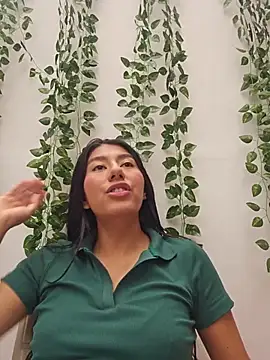 Carla Alvez online show from July 4, 2026, 5:28 pm