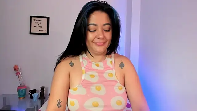 LauraToro  online show from January 17, 2026, 7:23 am