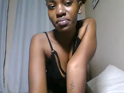 Snapshot of Lola_Allure chatting on June 11, 2026, 8:17 pm Lola Allure online show from June 11, 2026, 8:17 pm