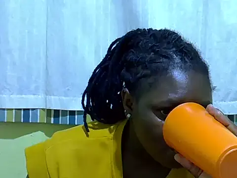 Snapshot of CURVY-CORAZZON chatting on June 24, 2026, 5:33 pm CURVY-CORAZZON online show from June 24, 2026, 5:33 pm