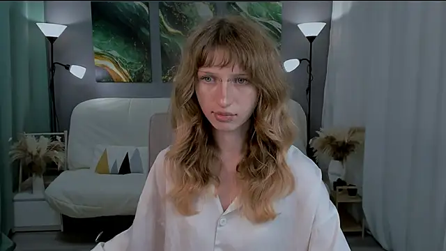molly san  online show from June 17, 2026, 4:17 pm
