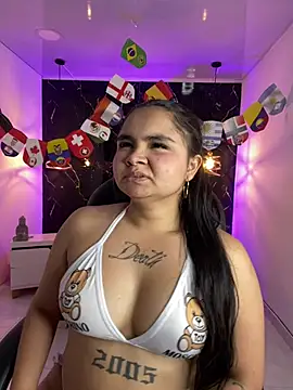 Snapshot of TifanyRoseX chatting on July 9, 2026, 7:02 pm TifanyRoseX online show from July 9, 2026, 7:02 pm