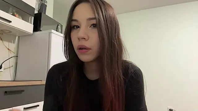 HotGirlMilla online show from June 25, 2026, 6:24 pm