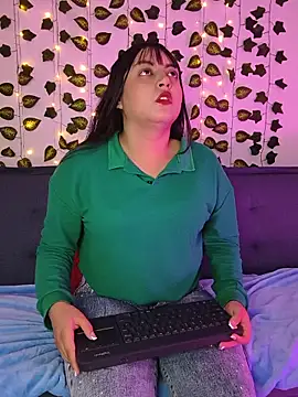 sara blue22 online show from June 17, 2026, 12:04 pm