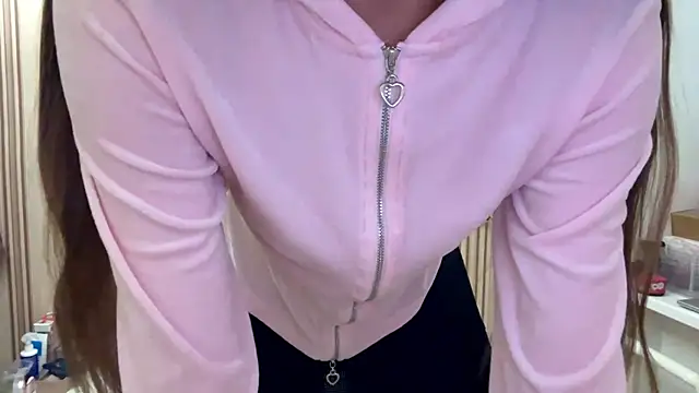 MiaWonderind online show from July 9, 2026, 11:37 pm