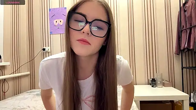 MiaWonderind online show from July 21, 2026, 11:33 am