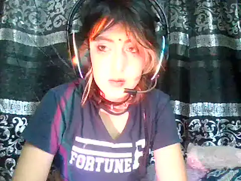 kittenpasive30 online show from June 17, 2026, 4:39 pm