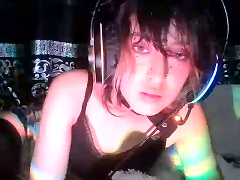 kittenpasive30 online show from June 22, 2026, 3:36 am