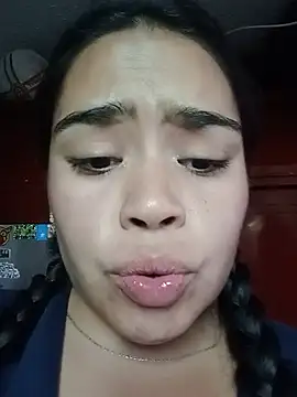 Violett Cinnamon online show from July 28, 2026, 10:42 pm