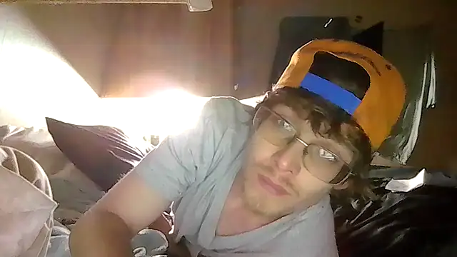 YUNG N8iV HUNG8210 online show from June 27, 2026, 3:56 am