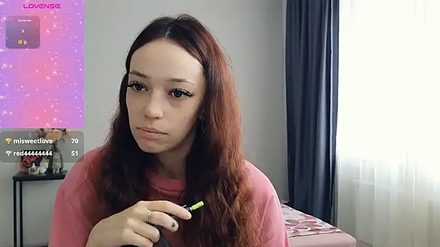 Snapshot of AyeHoney chatting on July 14, 2026, 5:45 am AyeHoney online show from July 14, 2026, 5:45 am