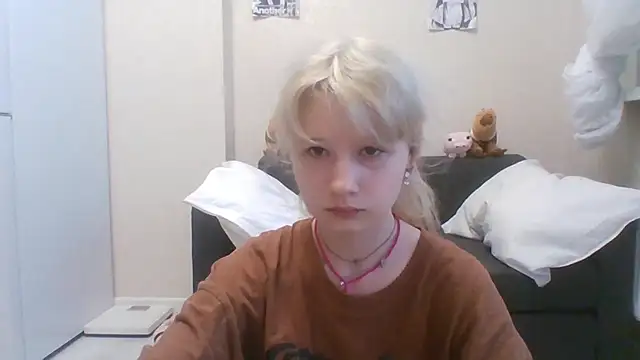 DinaKolter online show from July 5, 2026, 4:36 pm