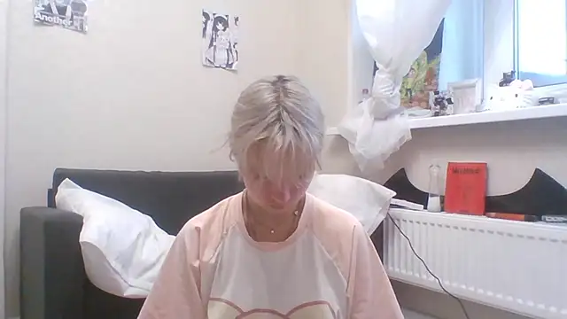 DinaKolter online show from July 30, 2026, 3:11 pm