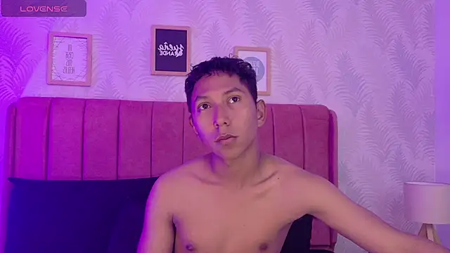 Snapshot of Nico_Velvet chatting on June 11, 2026, 10:07 pm Nico Velvet online show from June 11, 2026, 10:07 pm