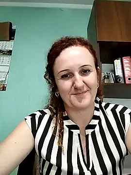 Snapshot of KarinaFlower99 chatting on July 14, 2026, 12:44 pm KarinaFlower99 online show from July 14, 2026, 12:44 pm